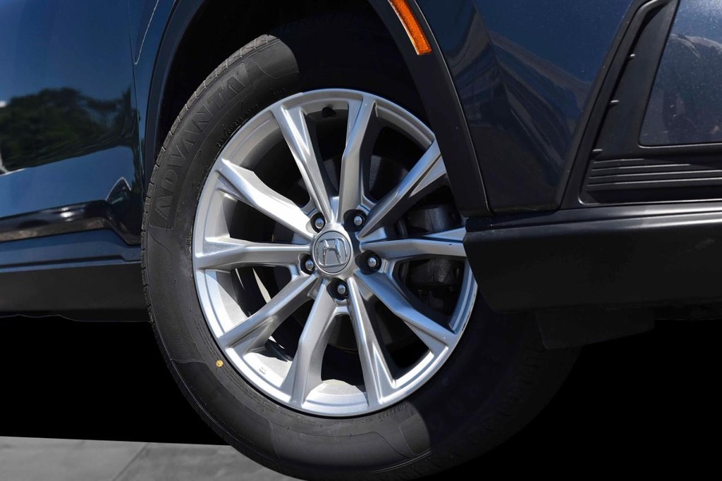 Honda CR-V Vehicle Full-screen Gallery Image 3