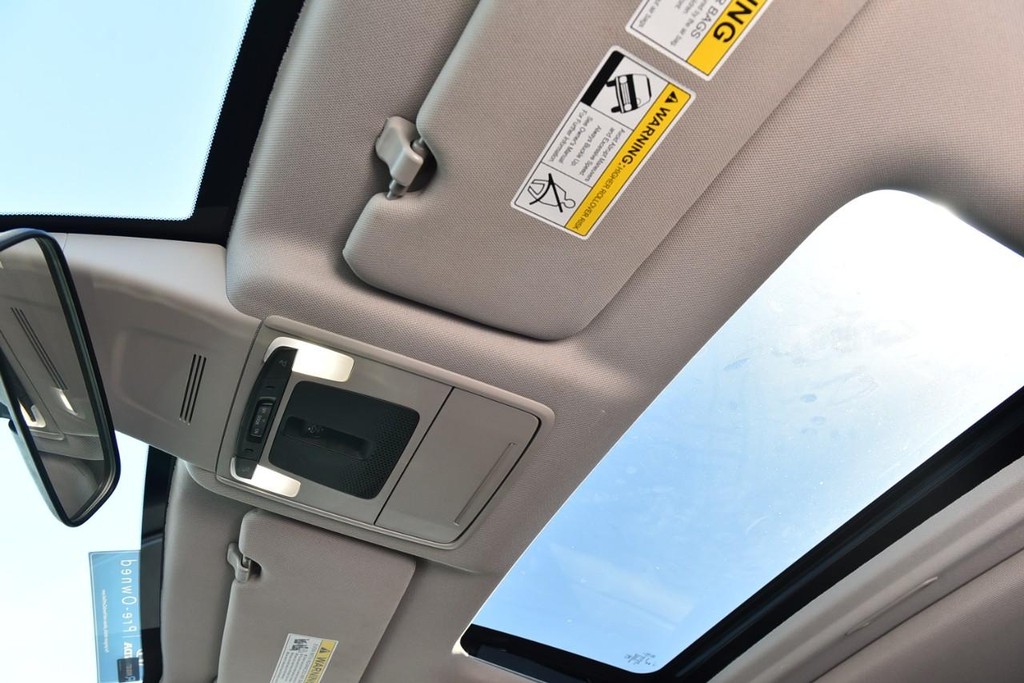 Honda CR-V Vehicle Full-screen Gallery Image 22