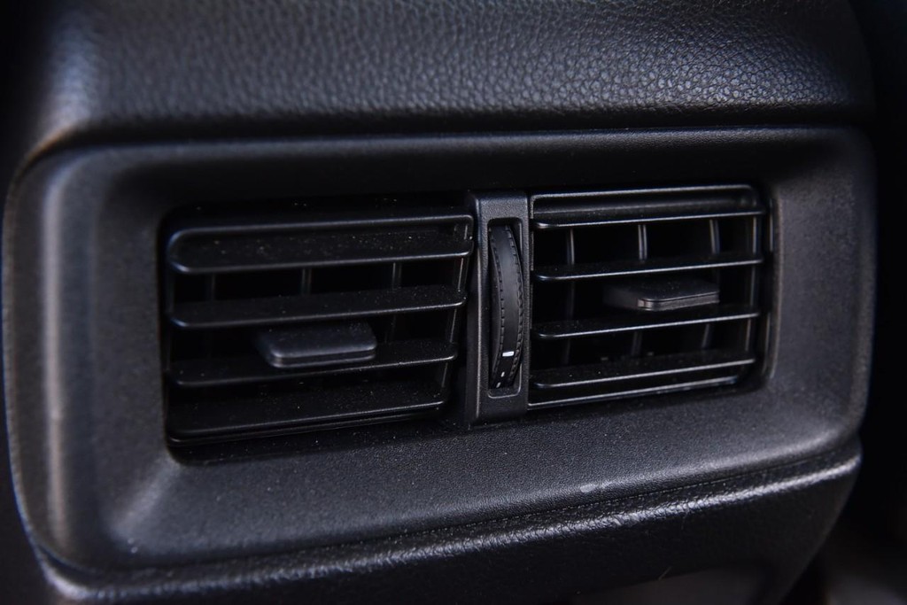 Honda CR-V Vehicle Full-screen Gallery Image 24