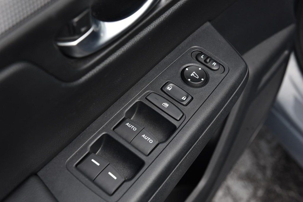 Honda CR-V Vehicle Full-screen Gallery Image 8