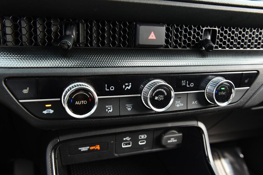 Honda CR-V Vehicle Full-screen Gallery Image 15