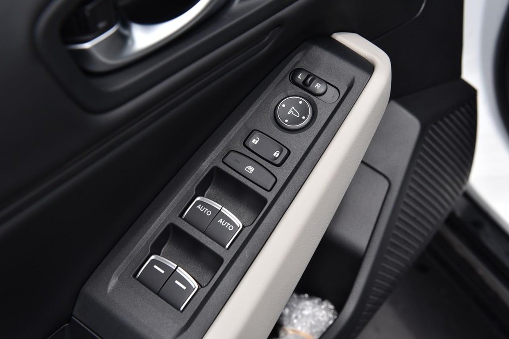 Honda Accord Hybrid Vehicle Full-screen Gallery Image 8