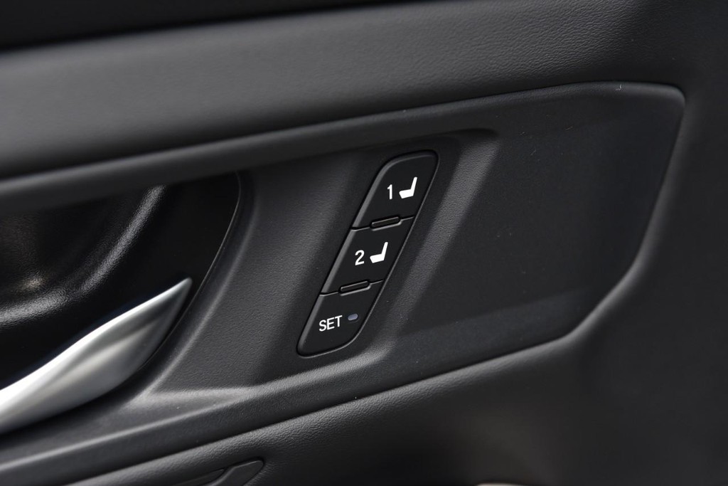 Honda Accord Hybrid Vehicle Full-screen Gallery Image 9