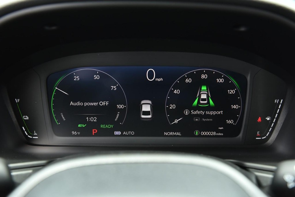 Honda Accord Hybrid Vehicle Full-screen Gallery Image 11