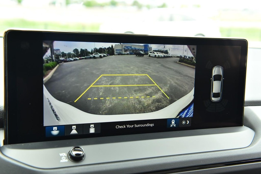 Honda Accord Hybrid Vehicle Full-screen Gallery Image 12