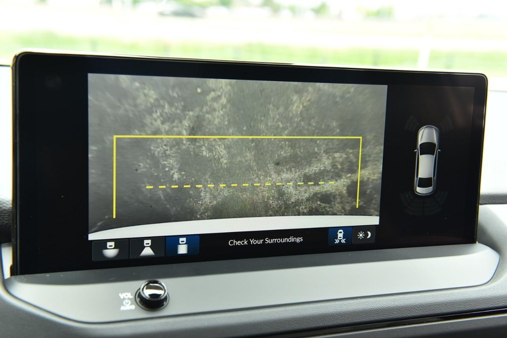 Honda Accord Hybrid Vehicle Full-screen Gallery Image 13