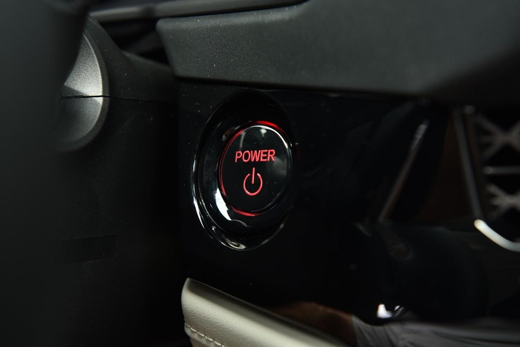 Honda Accord Hybrid Vehicle Full-screen Gallery Image 19