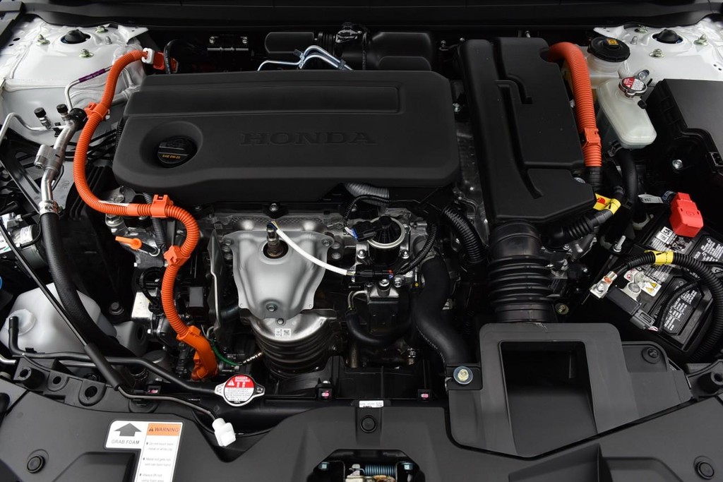 Honda Accord Hybrid Vehicle Full-screen Gallery Image 27