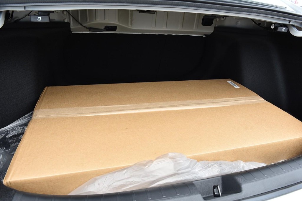 Honda Civic Sedan Vehicle Full-screen Gallery Image 24