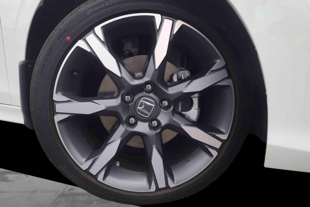 Honda Civic Sedan Hybrid Vehicle Full-screen Gallery Image 3