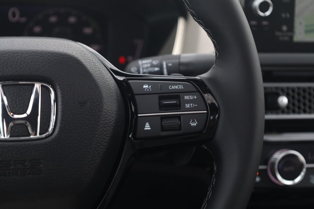 Honda Civic Sedan Hybrid Vehicle Full-screen Gallery Image 9
