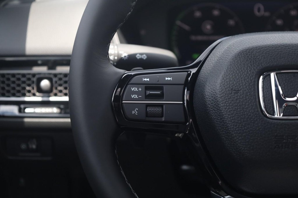 Honda Civic Sedan Hybrid Vehicle Full-screen Gallery Image 10