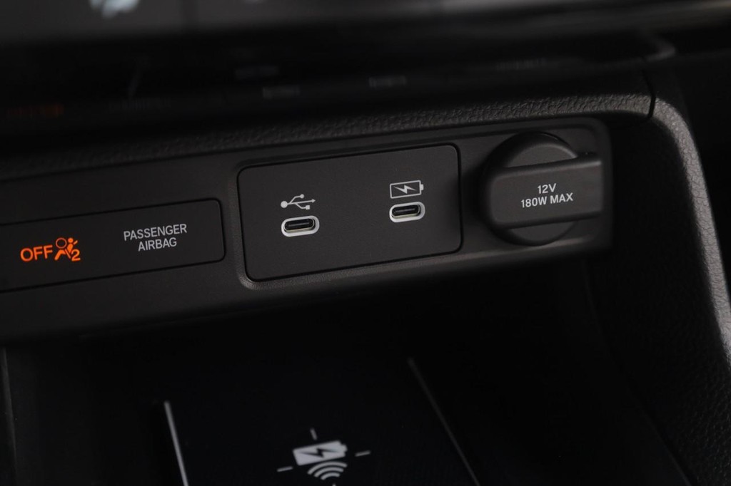 Honda Civic Sedan Hybrid Vehicle Full-screen Gallery Image 17