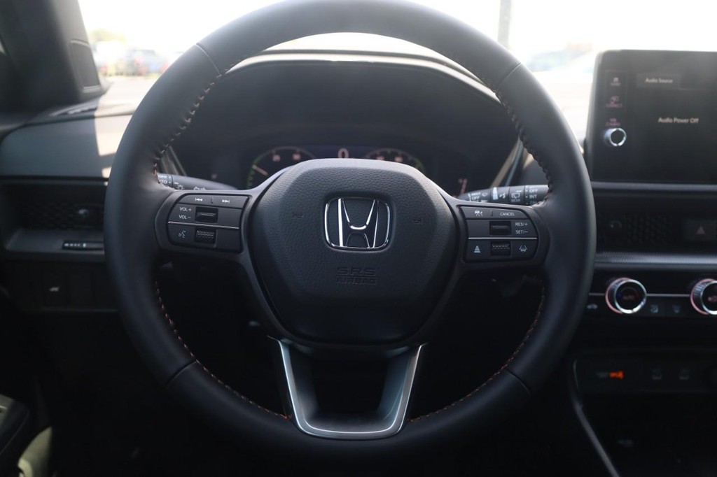 Honda CR-V Hybrid Vehicle Full-screen Gallery Image 8