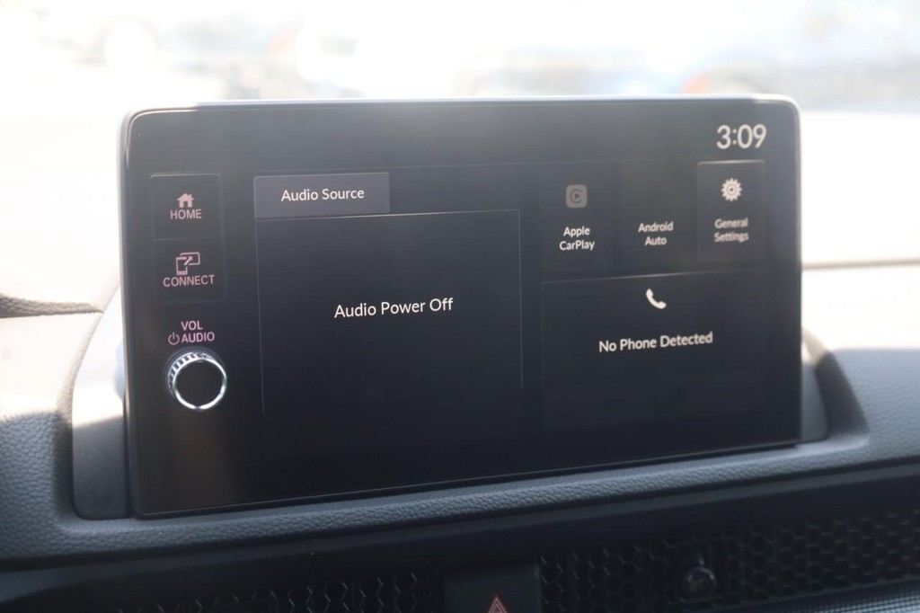 Honda CR-V Hybrid Vehicle Full-screen Gallery Image 15