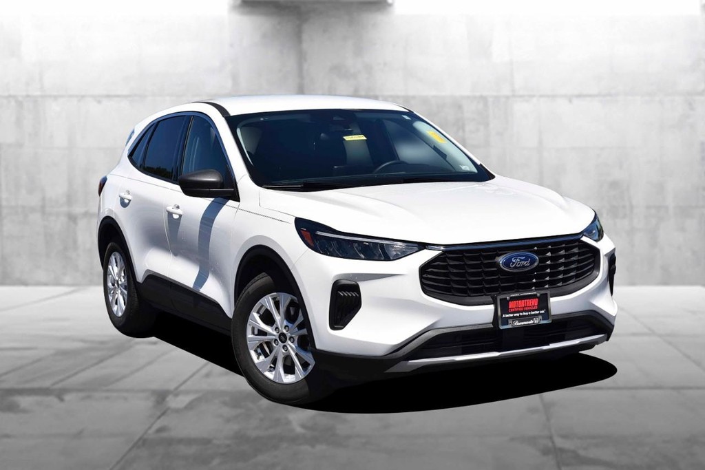 Ford Escape Vehicle Full-screen Gallery Image 2