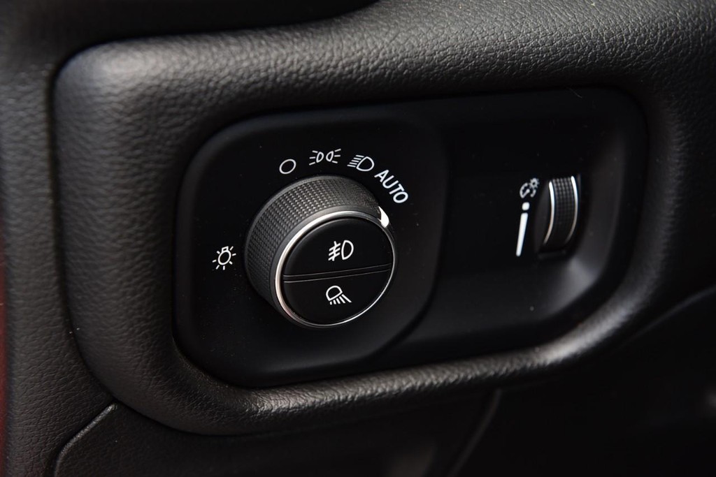 Ram 1500 Vehicle Image 11