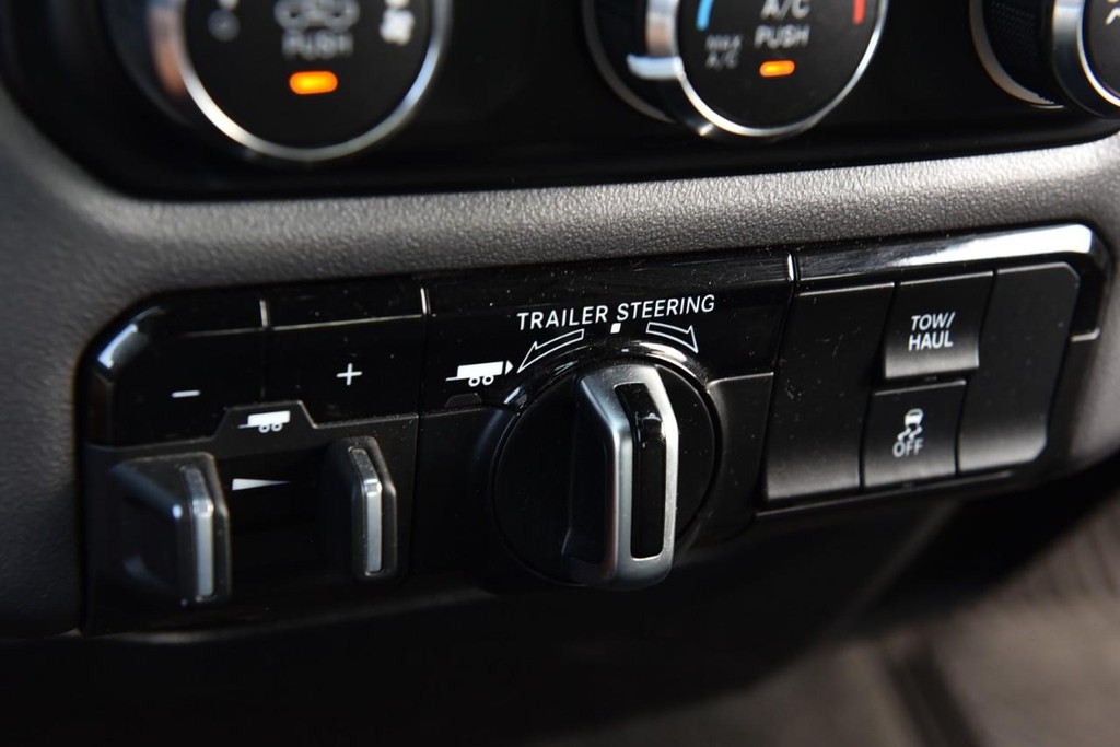Ram 1500 Vehicle Image 16
