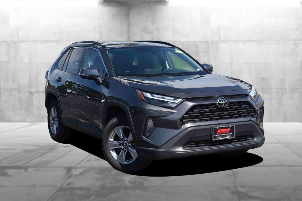 Toyota RAV4 Vehicle Image 02