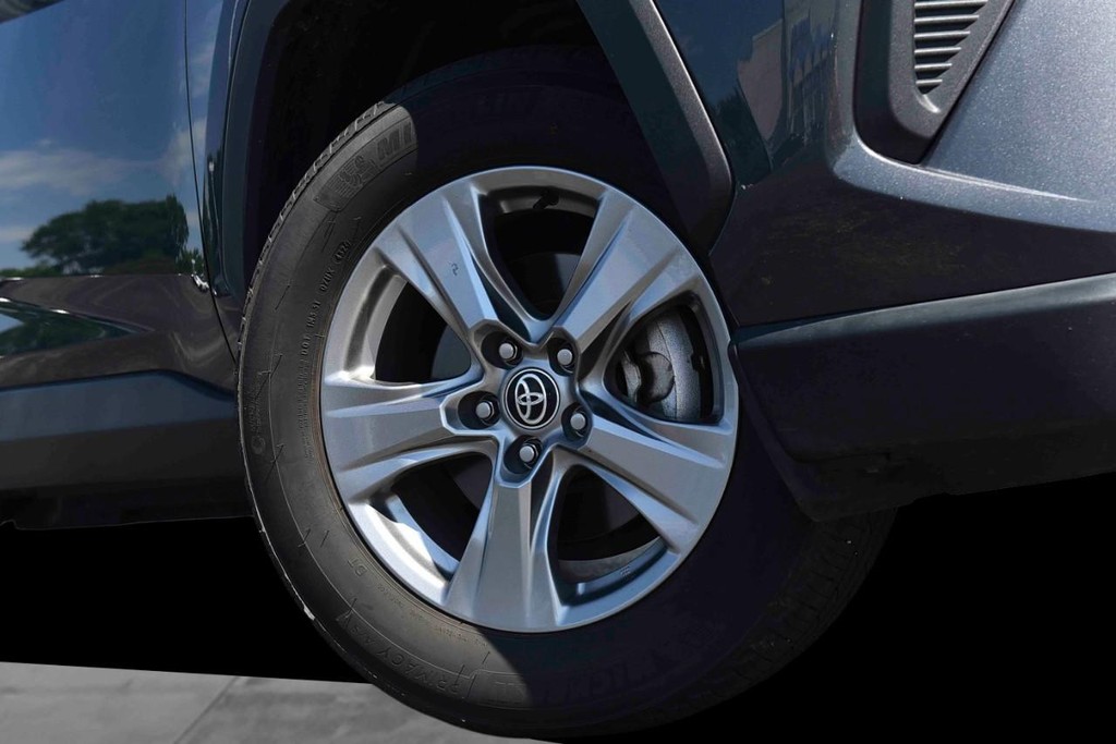 Toyota RAV4 Vehicle Image 03