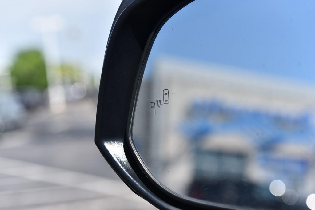 Toyota RAV4 Vehicle Image 09