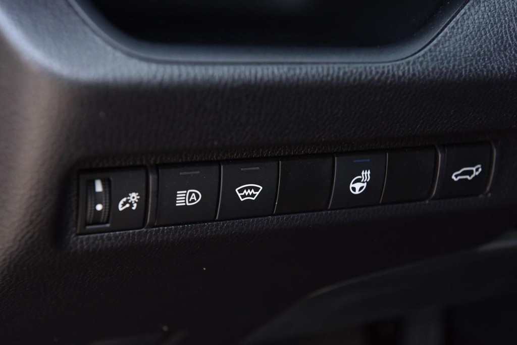 Toyota RAV4 Vehicle Image 10
