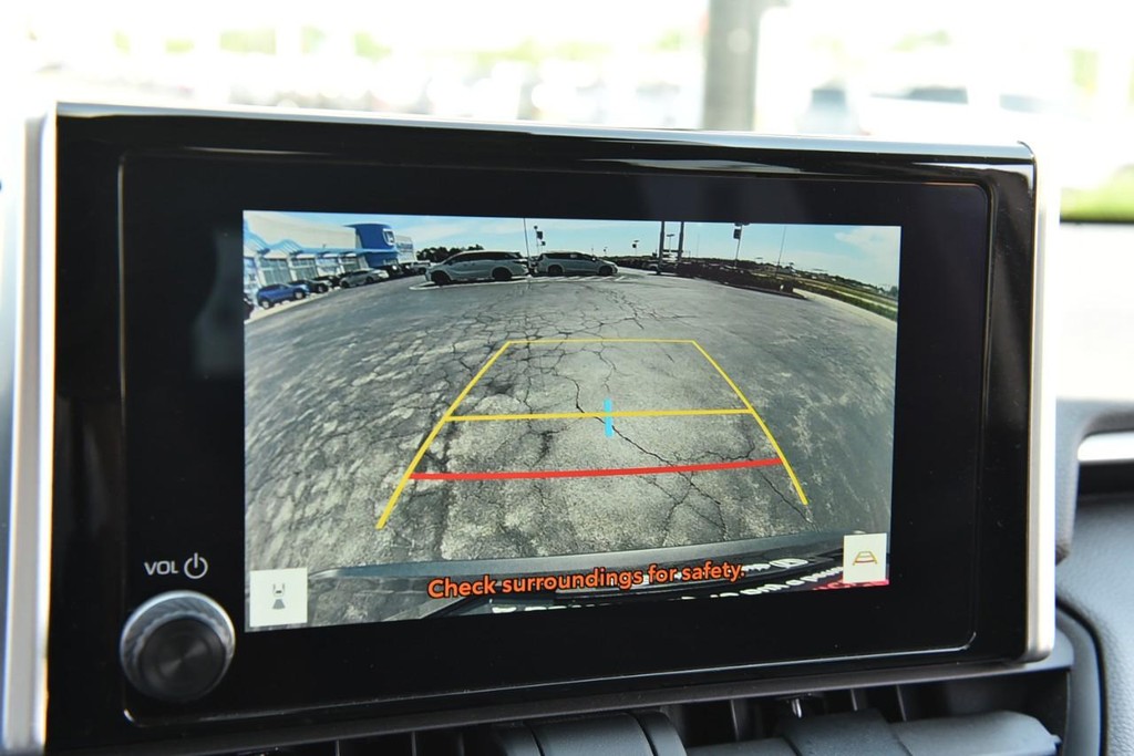 Toyota RAV4 Vehicle Image 12