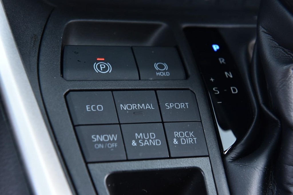 Toyota RAV4 Vehicle Image 16
