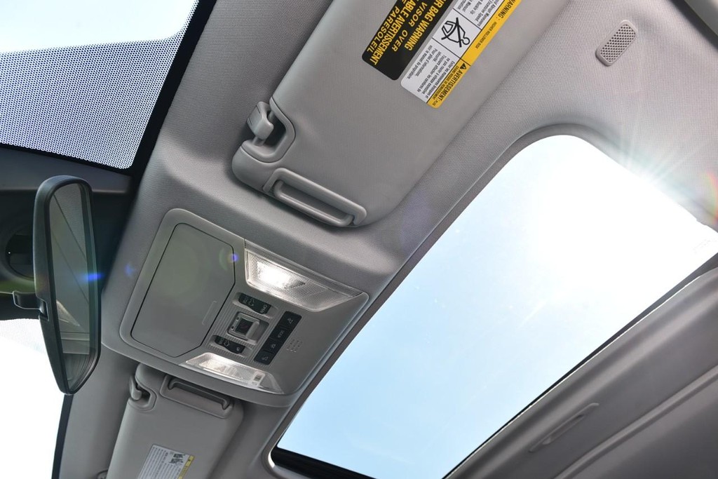 Toyota RAV4 Vehicle Image 21