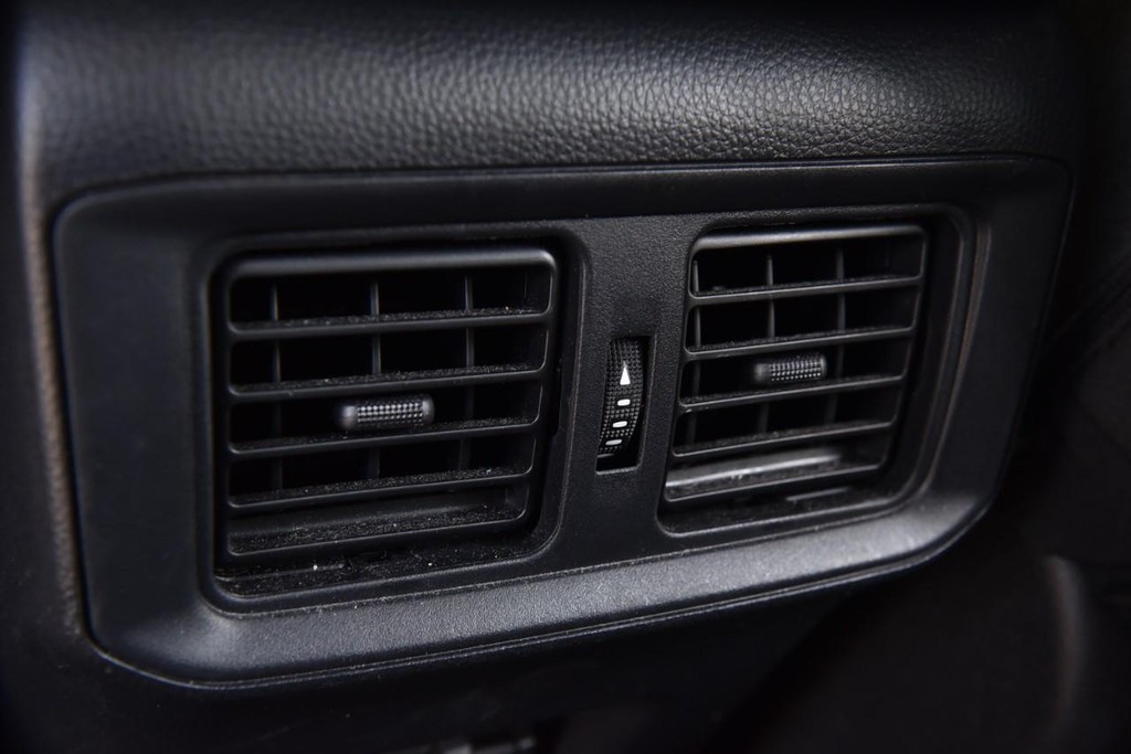 Toyota RAV4 Vehicle Image 23