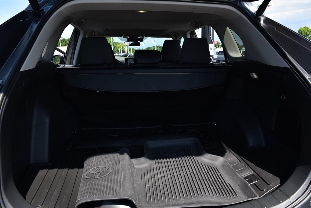 Toyota RAV4 Vehicle Image 25