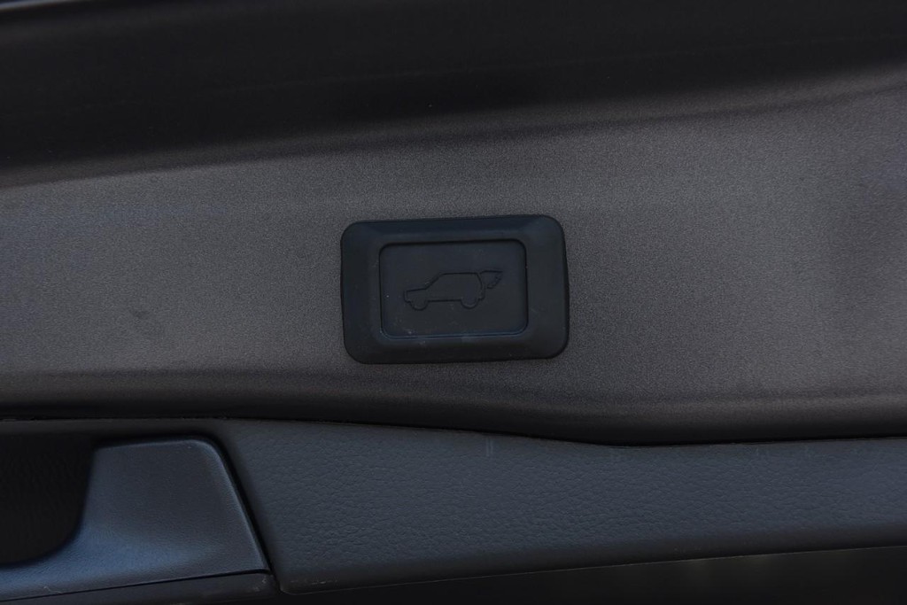 Toyota RAV4 Vehicle Image 26