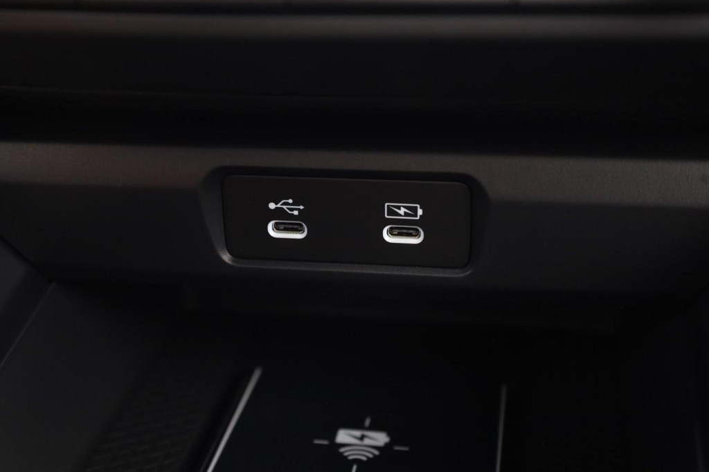 Honda Accord Sedan Vehicle Full-screen Gallery Image 16