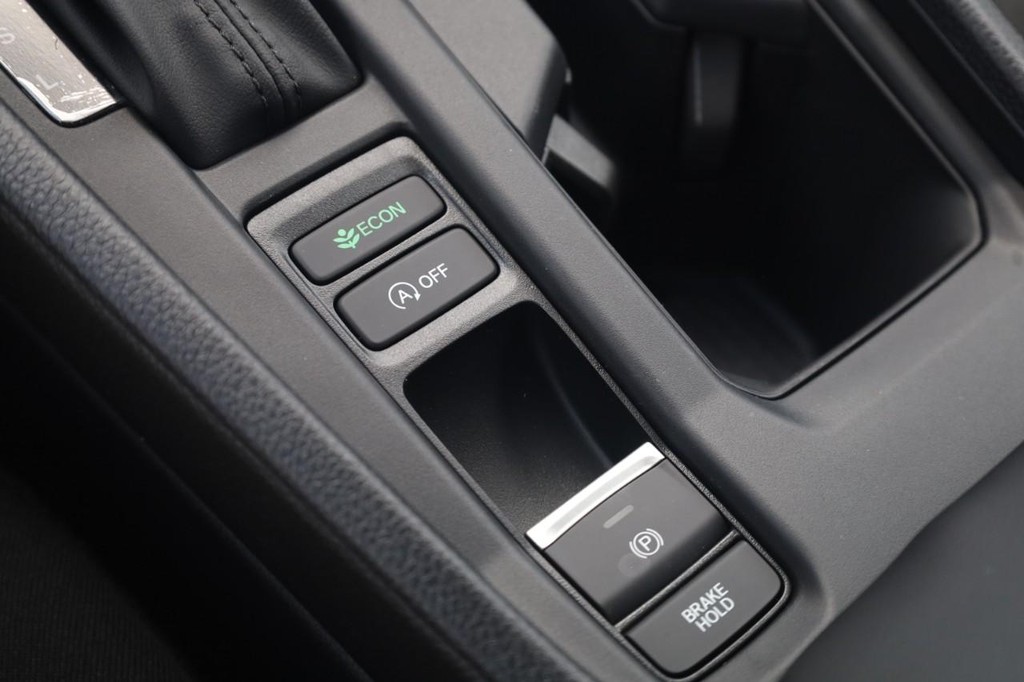 Honda Accord Sedan Vehicle Full-screen Gallery Image 17