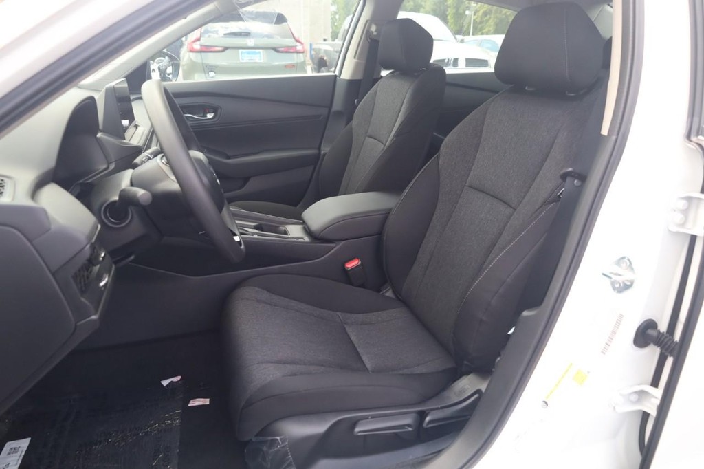 Honda Accord Sedan Vehicle Full-screen Gallery Image 19
