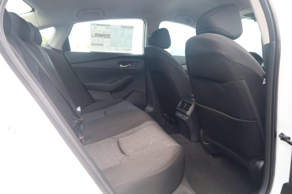 Honda Accord Sedan Vehicle Full-screen Gallery Image 21