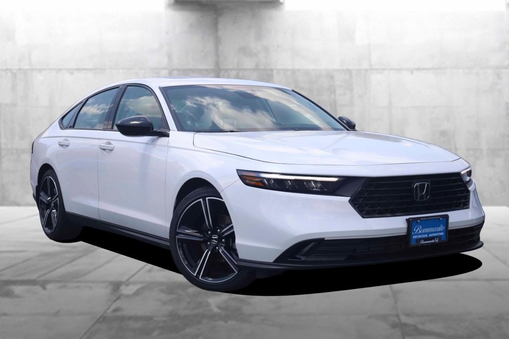 Honda Accord Sedan Vehicle Full-screen Gallery Image 2