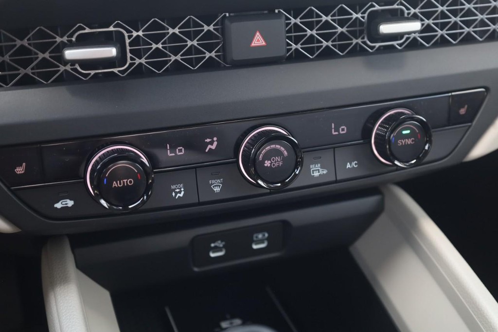 Honda Accord Sedan Vehicle Full-screen Gallery Image 15
