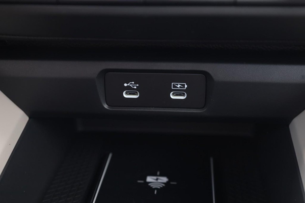 Honda Accord Sedan Vehicle Full-screen Gallery Image 16