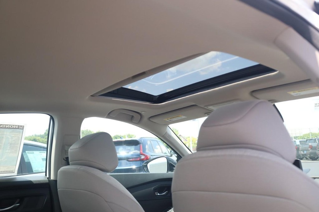 Honda Accord Sedan Vehicle Full-screen Gallery Image 22