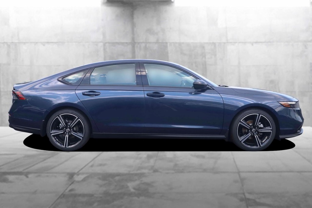 Honda Accord Sedan Vehicle Full-screen Gallery Image 5