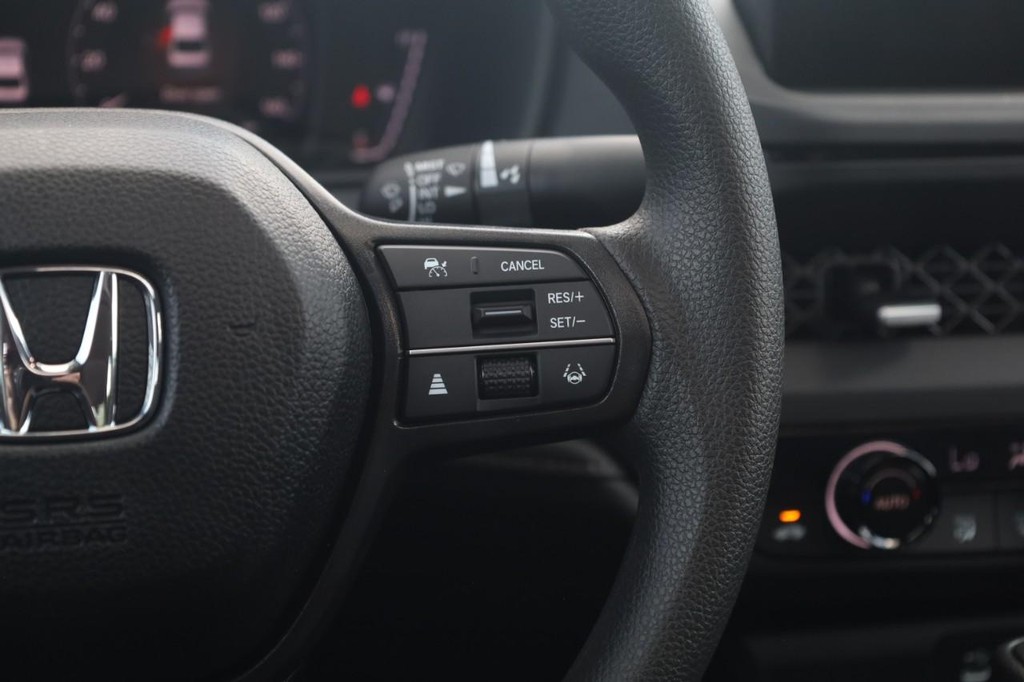 Honda Accord Sedan Vehicle Full-screen Gallery Image 9