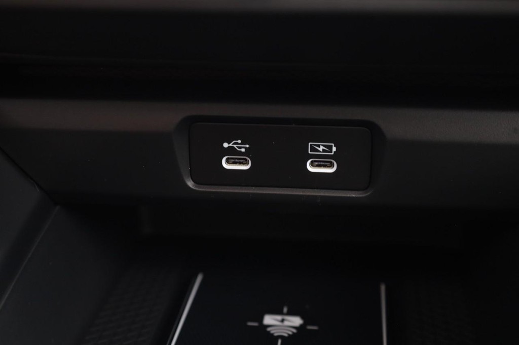 Honda Accord Sedan Vehicle Full-screen Gallery Image 16