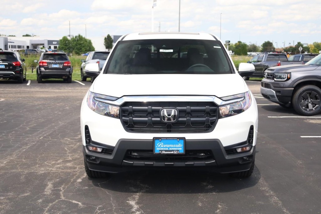 Honda Ridgeline Vehicle Full-screen Gallery Image 3