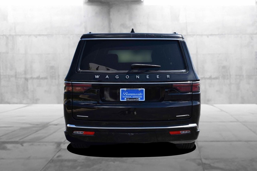 Jeep Wagoneer L Vehicle Image 06