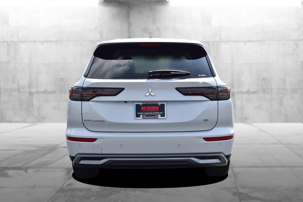 Mitsubishi Outlander Vehicle Image 06