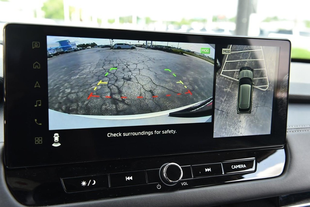 Mitsubishi Outlander Vehicle Image 13