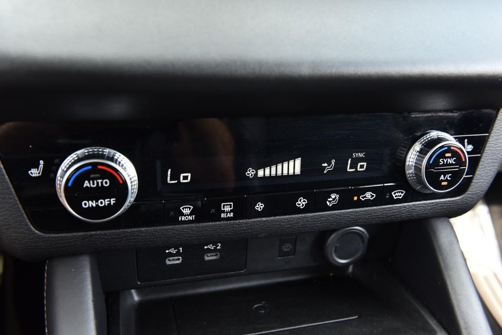 Mitsubishi Outlander Vehicle Image 19