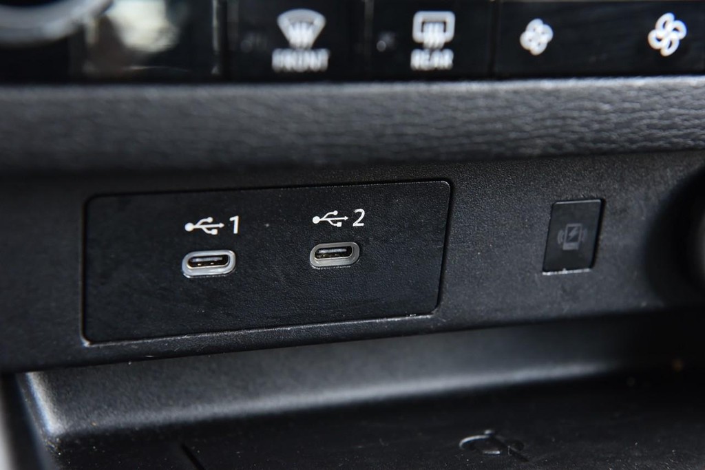 Mitsubishi Outlander Vehicle Image 20