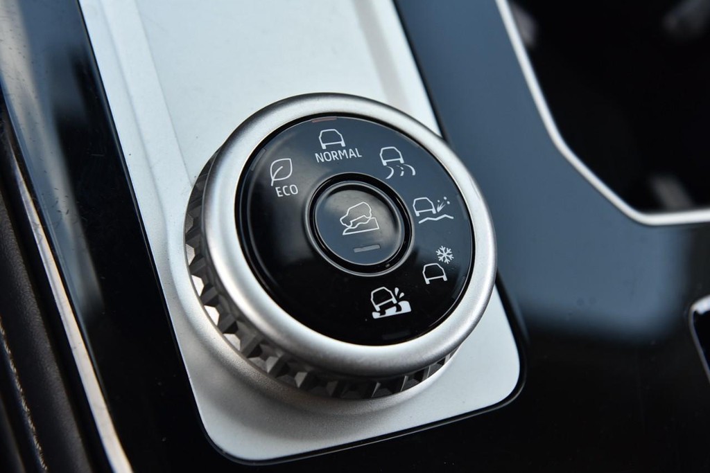 Mitsubishi Outlander Vehicle Image 21